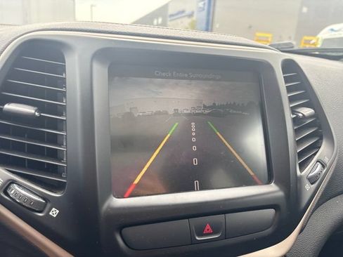 Used 2015 Jeep Cherokee Limited AWD/4WD image 25