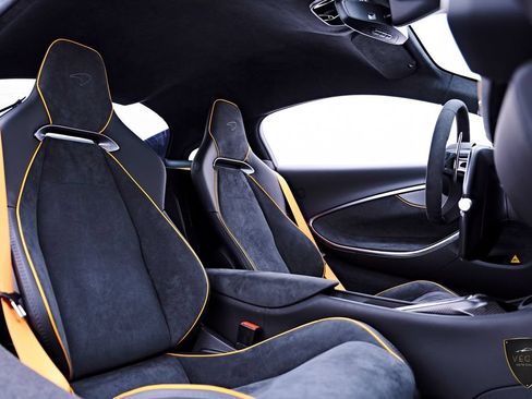 Used 2025 McLaren Artura RWD image 56