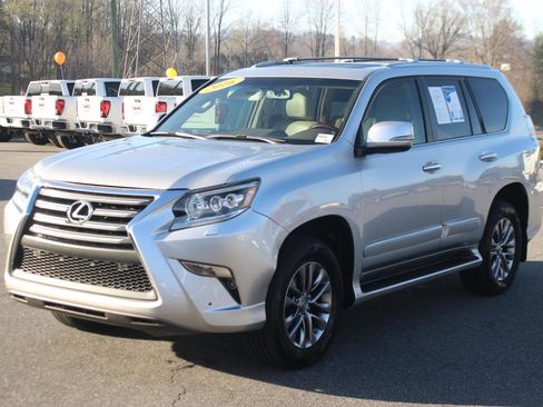 Used 2016 Lexus GX 460 Luxury image 3