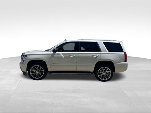 Used 2020 Chevrolet Tahoe Premier w/ Premier 6.2L Value Package AWD/4WD image 2