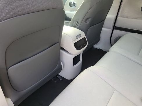 New 2026 Hyundai Ioniq 9 SE image 12