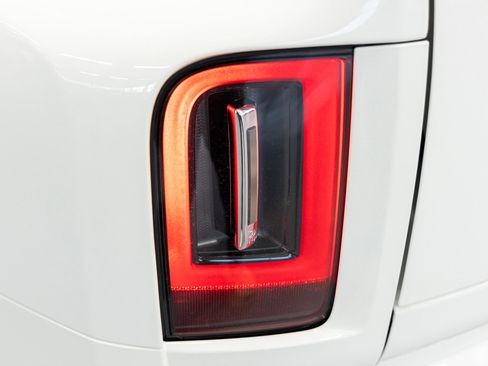 New 2026 Rolls-Royce Cullinan Black Badge image 18