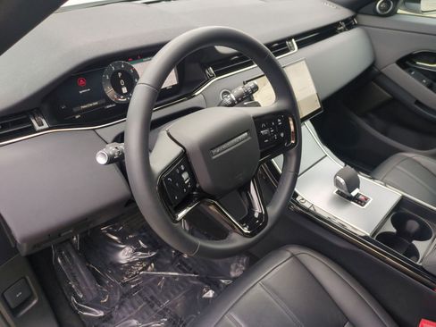 Used 2025 Land Rover Range Rover Evoque S image 17