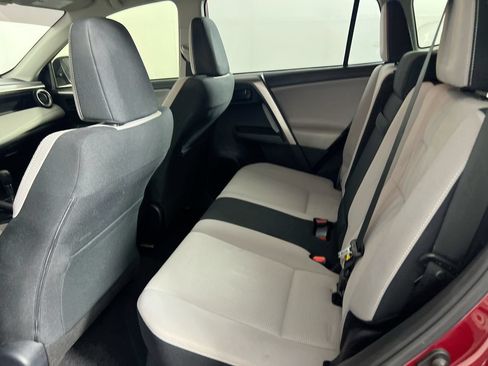 Used 2018 Toyota RAV4 LE w/ Carpet Mat Package AWD/4WD image 21