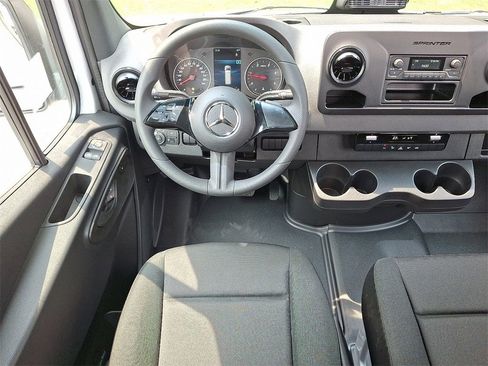 New 2025 Mercedes-Benz Sprinter 2500 image 8