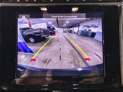 Used 2024 Jeep Grand Cherokee Altitude image 14