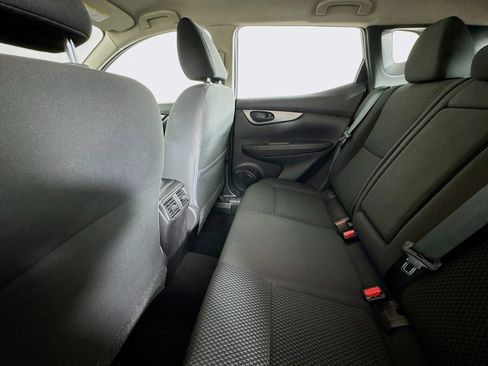 Used 2022 Nissan Rogue Sport S image 23