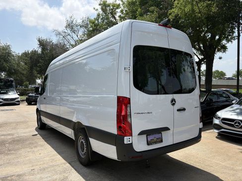New 2026 Mercedes-Benz Sprinter 2500 image 3