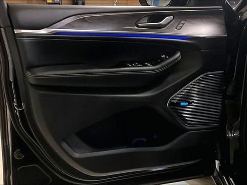 Used 2022 Jeep Grand Cherokee Overland image 40