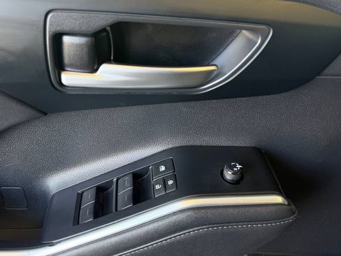 Used 2023 Toyota Highlander XLE FWD image 28