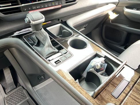 New 2026 Toyota Sienna Platinum AWD/4WD image 20