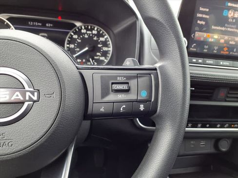 Used 2023 Nissan Rogue SV image 11