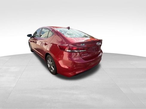 Used 2017 Hyundai Elantra SE FWD image 4