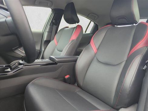 Used 2025 Toyota Prius Plug-In Hybrid image 18