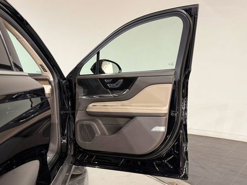 Used 2022 Lincoln Corsair Grand Touring image 46