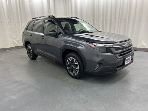 Used 2025 Subaru Forester Premium image 1