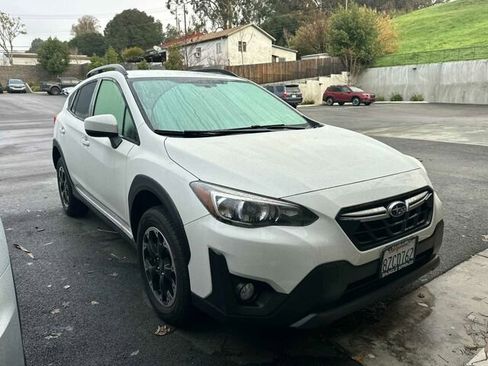Used 2021 Subaru Crosstrek 2.0i Premium image 2