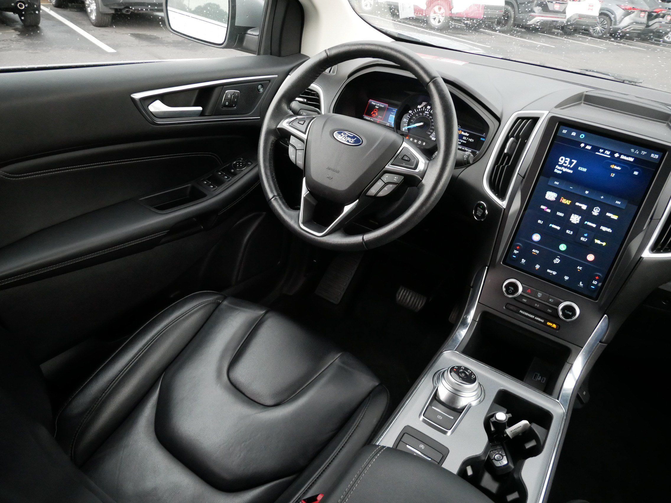 Used 2022 Ford Edge Titanium AWD/4WD image 9