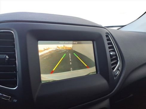 Used 2018 Jeep Compass Sport w/ Tech Group image 19