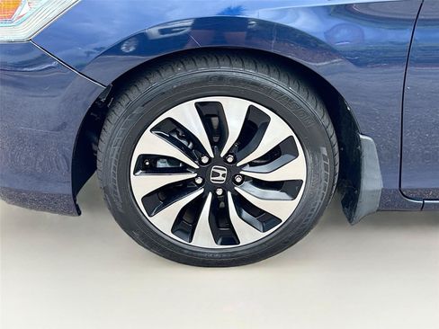 Used 2015 Honda Accord Touring image 32