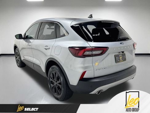 Used 2023 Ford Escape Active w/ Tech Pack #1 AWD/4WD image 10
