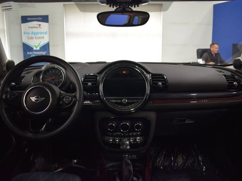 Used 2018 MINI Cooper Clubman S image 11