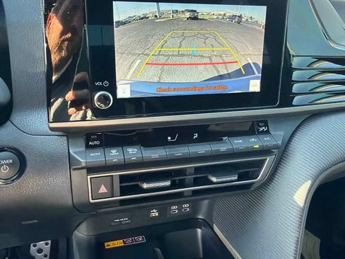 Used 2026 Toyota Camry SE w/ Convenience Package FWD image 6