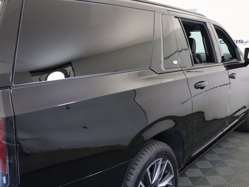 Used 2023 Cadillac Escalade ESV Sport Platinum AWD/4WD image 7