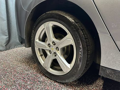 Used 2018 Chevrolet Volt LT FWD image 35