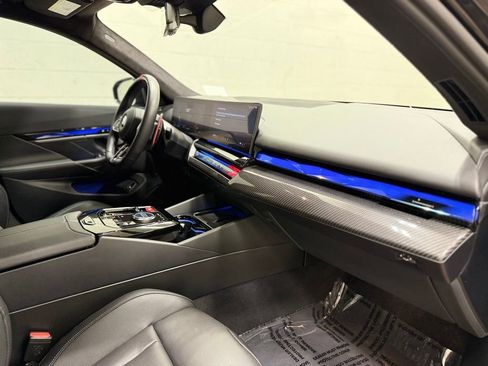 Used 2025 BMW M5 w/ Carbon Package image 51