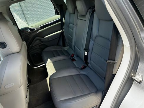 Used 2011 Porsche Cayenne S AWD/4WD image 21