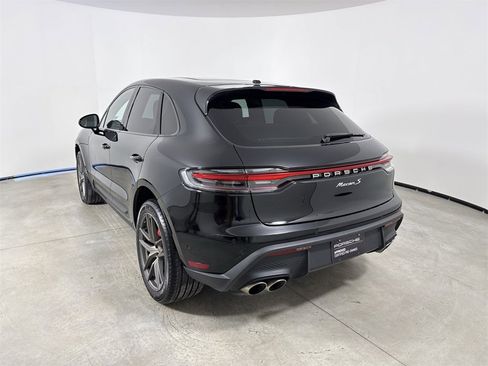Certified 2022 Porsche Macan S image 3
