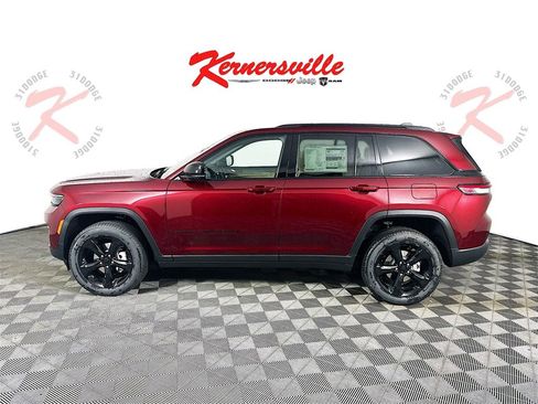 New 2025 Jeep Grand Cherokee Limited w/ Black Appearance Package image 4