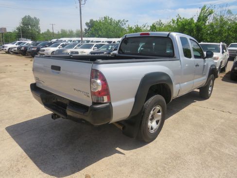 Used 2011 Toyota Tacoma PreRunner image 5