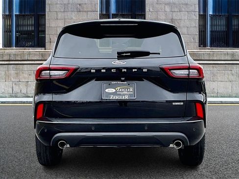Certified 2023 Ford Escape ST-Line Select w/ Tech Pack #2 image 4