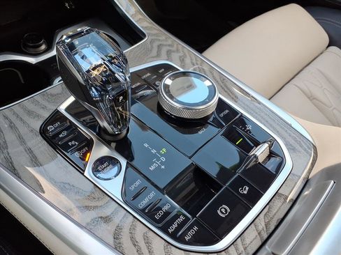 Used 2019 BMW X7 xDrive50i w/ Premium Package image 32