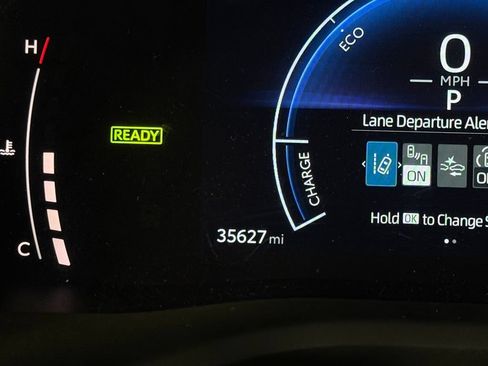 Used 2025 Toyota Camry SE FWD image 16