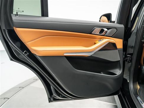 Used 2023 BMW X7 xDrive40i w/ Executive Package image 25