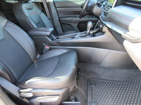 Used 2022 Jeep Compass Trailhawk w/ Trailhawk Convenience Group image 9