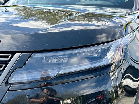 Used 2024 Land Rover Range Rover Velar Dynamic SE image 32