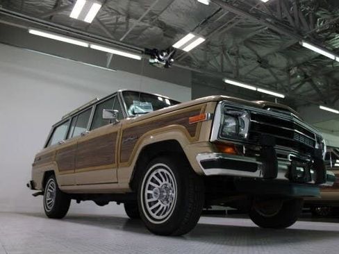 Used 1989 Jeep Grand Wagoneer image 42