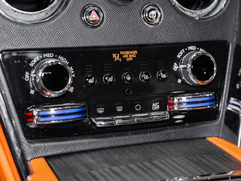 Used 2022 Rolls-Royce Cullinan w/ Dark Exterior Package image 47