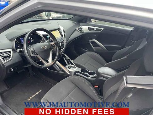 Used 2017 Hyundai Veloster Value Edition image 2