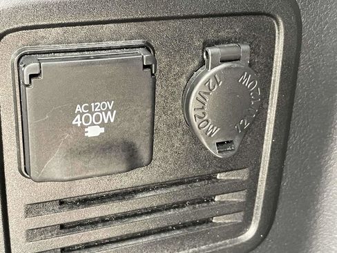 Used 2024 Toyota 4Runner TRD Off-Road Premium image 11