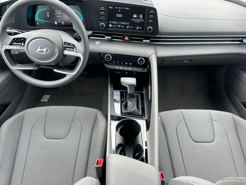 Used 2026 Hyundai Elantra Hybrid FWD image 16