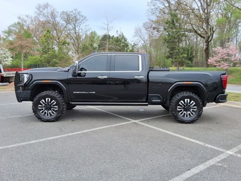 Used 2024 GMC Sierra 2500 Denali Ultimate AWD/4WD image 8