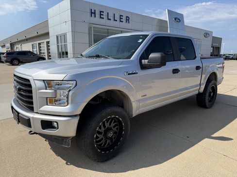 Used 2017 Ford F150 XL w/ Equipment Group 101A Mid AWD/4WD image 3