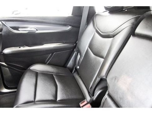 Used 2025 Cadillac XT5 Luxury FWD image 11