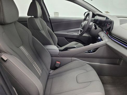 Used 2024 Hyundai Elantra SEL image 21