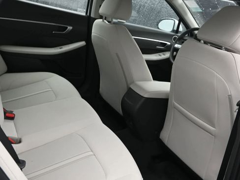 Certified 2025 Hyundai Sonata SE image 13